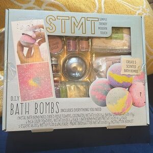 STMT D.I.Y. Bath Bomb Kit, STMT Kits